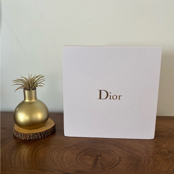 Dior White empty Box with Gold Ribbon - Picture 7 of 10